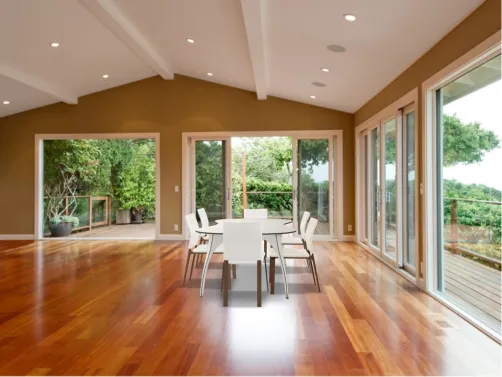Casual dining room