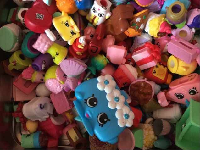 Lots of colorful shopkins