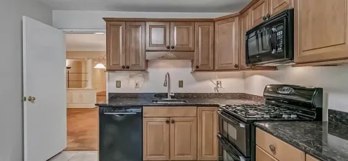 404 Kitchen 2
