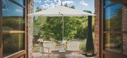 |outdoor seating area