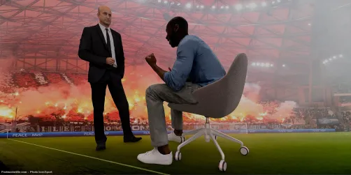 L’entraîneur géant qui parle avec le président