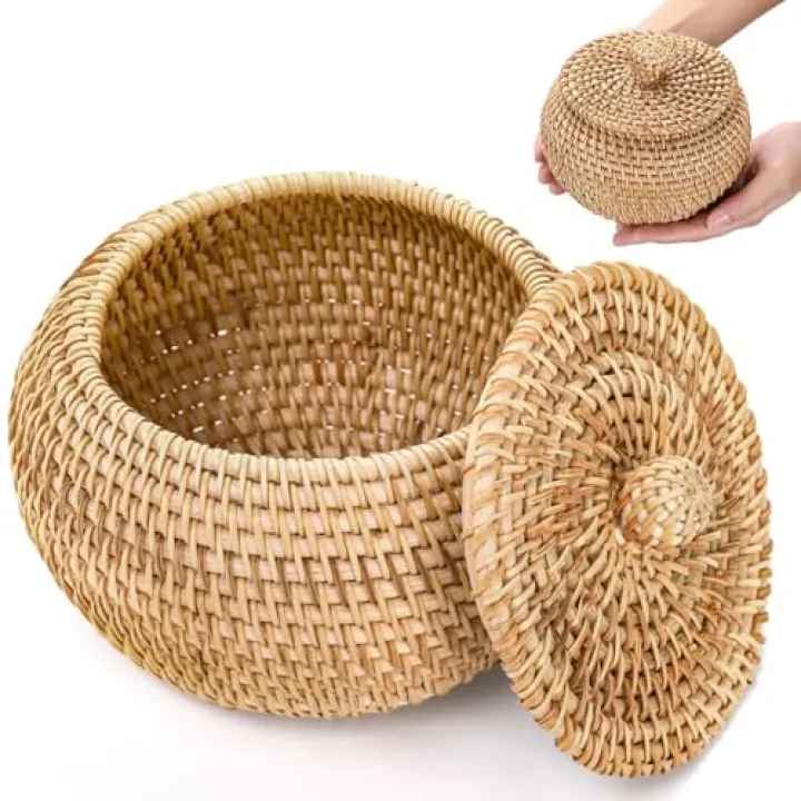 WRINGKIT Round Rattan Basket Box with Lid, Small Handmade Woven Storage Basket, Multi-purpose Wicker Bowl Decorative Organizer for Shelf, Home, Bathroom Decor