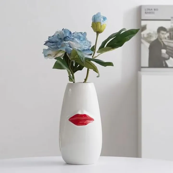 White Ceramic Lips Vase ，9in Modern Vase for Home Decor, Pampas Grass and Hydroponic Flowers, Dried Flower Vases for Centerpieces Wedding Dinner Table Party Living Room Office Bedroom