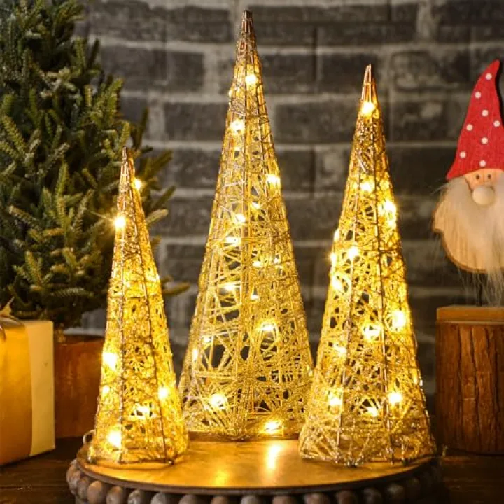 Baquler 3 Pcs LED Lighted Christmas Cone Trees Christmas Tree Ornament Gold Glittered Battery Operated Christmas Decoration Xmas Table Decor for Indoor Home Bedroom Tabletop Centerpiece Holiday Party