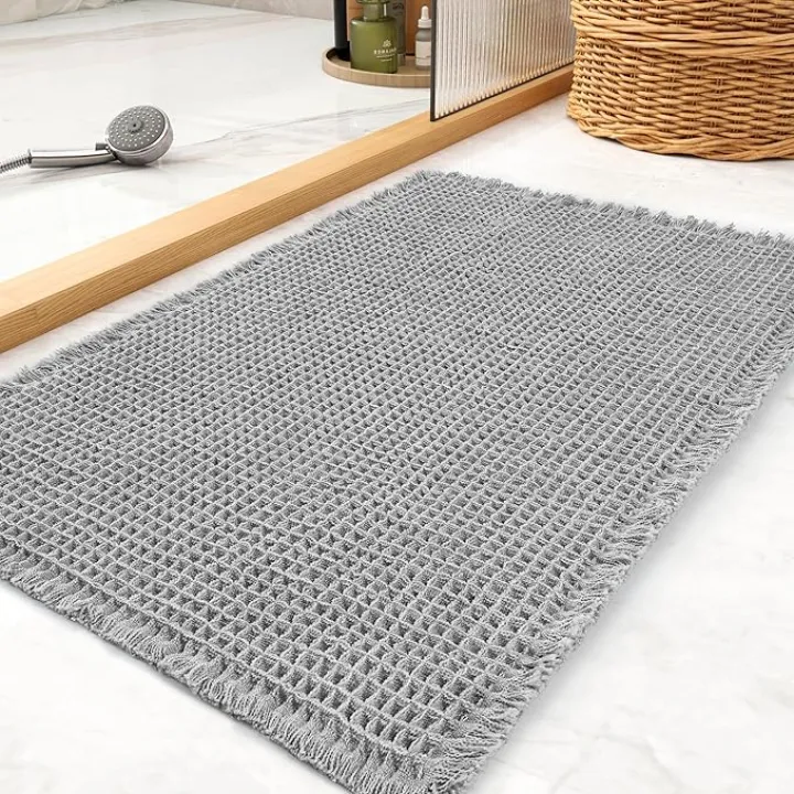 Waffle Bath Mat Rug, Super Absorbent Non Slip Bath Mats for Bathroom Mat Ultra Soft Bathmat Machine Washable Bathroom Rugs with Tassels, Bath Rugs for Bathroom Floor Beside Tub, 17" x 24", Light Grey